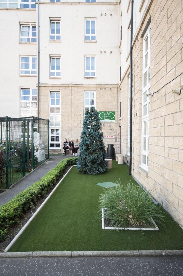 Lochend Serviced Apartments Edinburg Exteriör bild