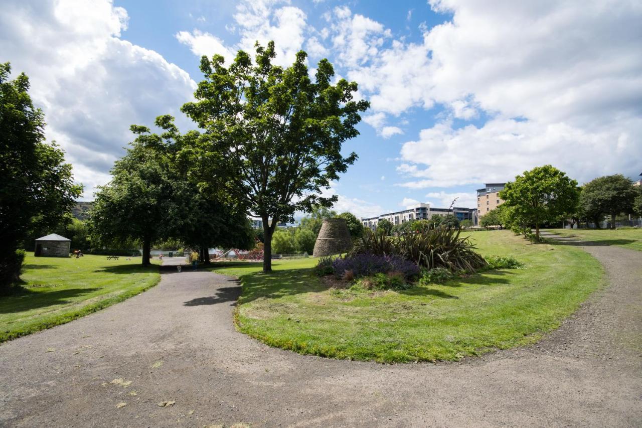 Lochend Serviced Apartments Edinburg Exteriör bild