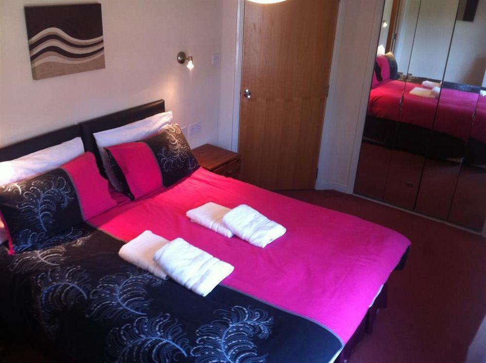 Lochend Serviced Apartments Edinburg Exteriör bild